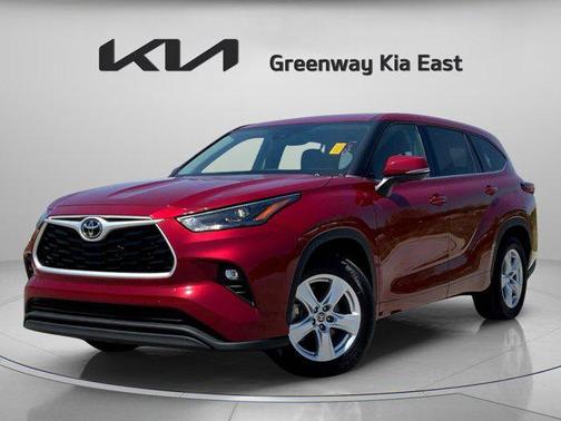 2022 Toyota Highlander LE