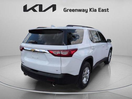 Summit White 2020 Chevrolet Traverse LT Cloth