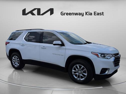 Summit White 2020 Chevrolet Traverse LT Cloth