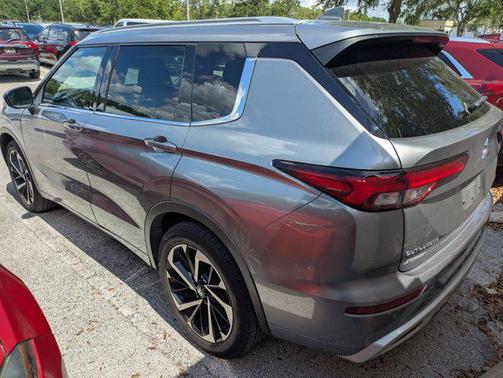 2022 Mitsubishi Outlander SEL 2.5 2WD