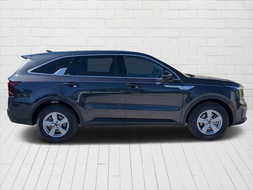2025 Kia Sorento LX