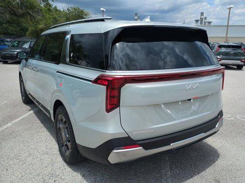 2026 Kia Carnival SX