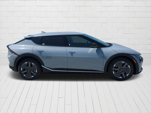 2025 Kia EV6 Light Long Range