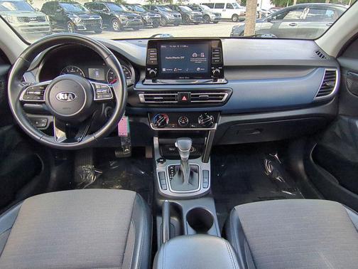 Mars Orange 2021 Kia Seltos S