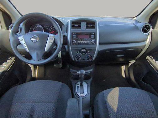 2015 Nissan Versa 1.6 SV