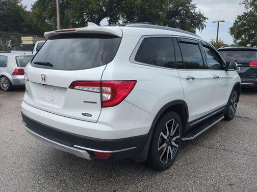 2021 Honda Pilot Touring 8-Passenger