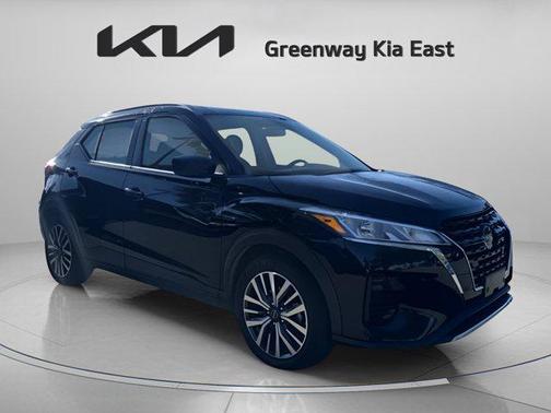 2022 Nissan Kicks SV