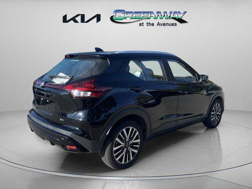 2022 Nissan Kicks SV