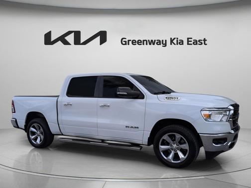 Bright White Clearcoat 2019 RAM 1500 Big Horn