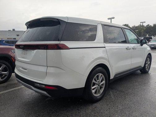 2023 Kia Carnival LX