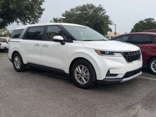 2023 Kia Carnival LX