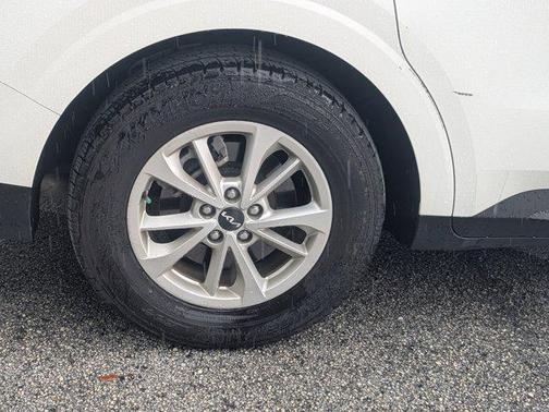 2023 Kia Carnival LX