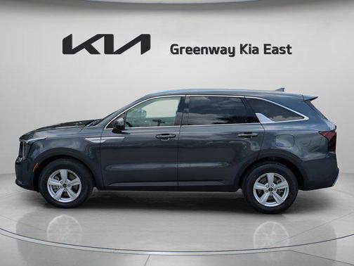 2025 Kia Sorento LX