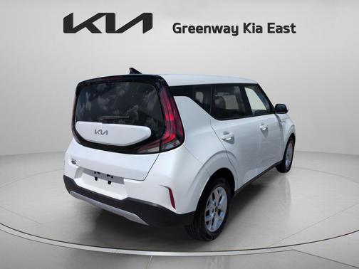 Snow White Pearl 2023 Kia Soul LX