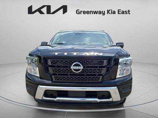 2024 Nissan Titan SV