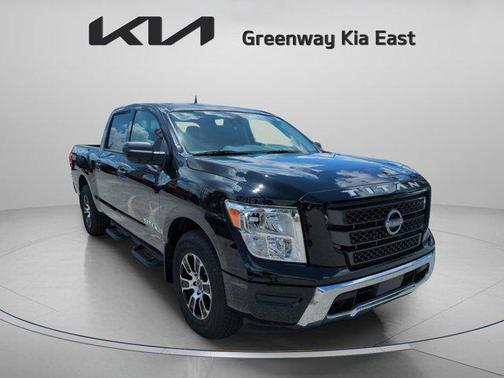 2024 Nissan Titan SV