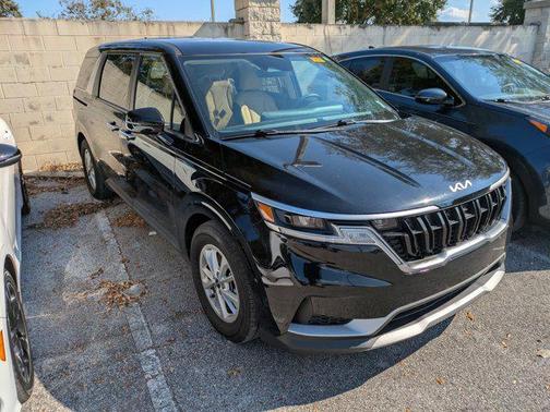 2024 Kia Carnival LX