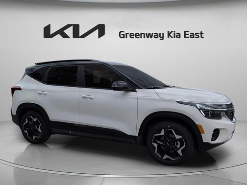 Clear White/Black Roof 2026 Kia Seltos S