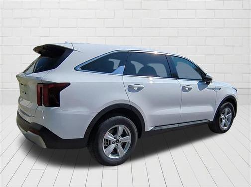 2025 Kia Sorento LX