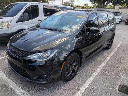 2020 Chrysler Pacifica Touring-L Plus