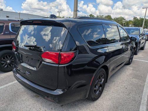 2020 Chrysler Pacifica Touring-L Plus