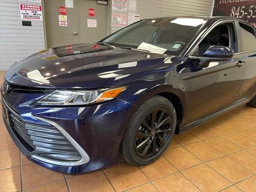 2022 Toyota Camry LE