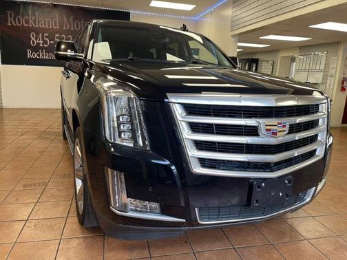 2017 Cadillac Escalade Luxury