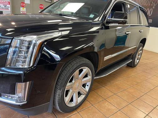 2017 Cadillac Escalade Luxury