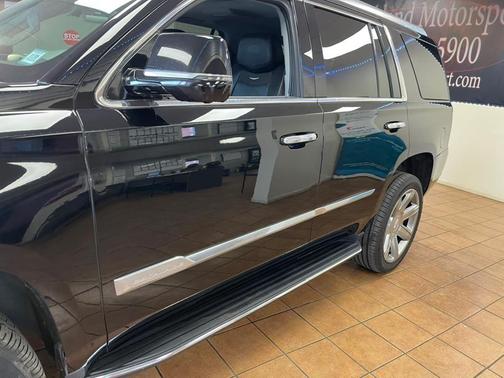 2017 Cadillac Escalade Luxury