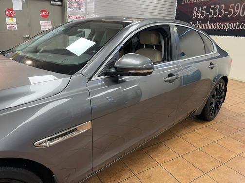 2017 Jaguar XF 35t Prestige