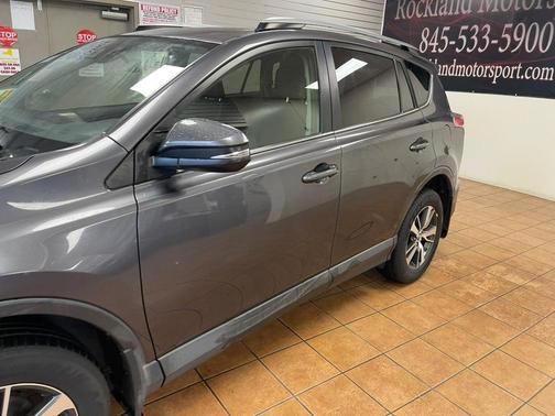 Magnetic Gray Metallic 2018 Toyota RAV4 XLE