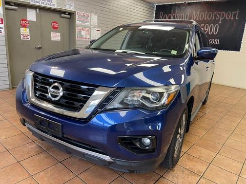 2017 Nissan Pathfinder SL