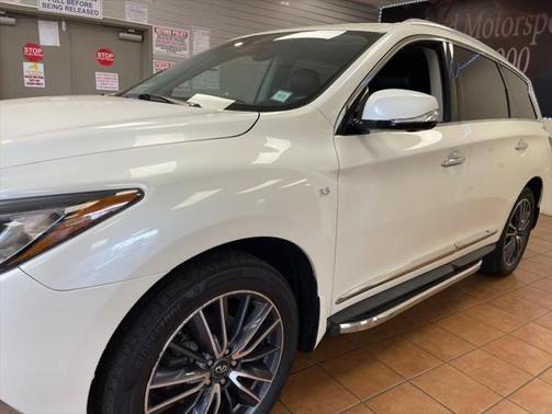 2017 INFINITI QX60 Base
