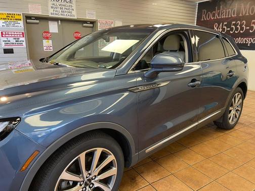 2019 Lincoln Nautilus Select