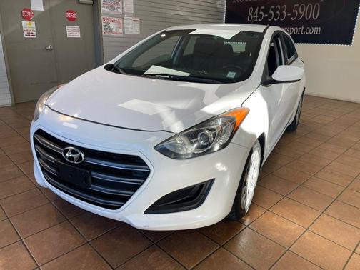 2017 Hyundai Elantra GT Base