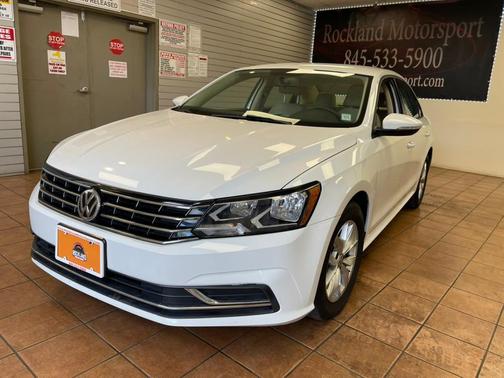2018 Volkswagen Passat 2.0T R-Line