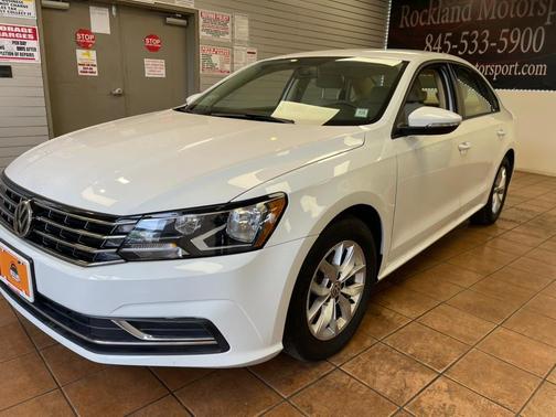 2018 Volkswagen Passat 2.0T R-Line