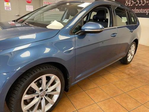 2017 Volkswagen Golf SportWagen TSI SE