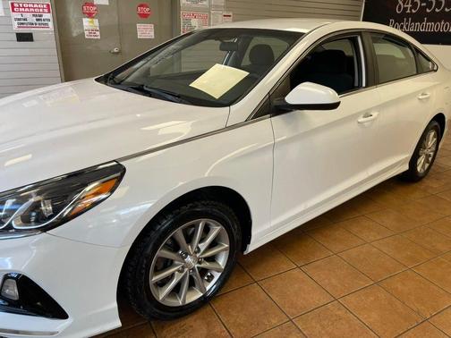 Quartz White Pearl 2018 Hyundai SONATA SE