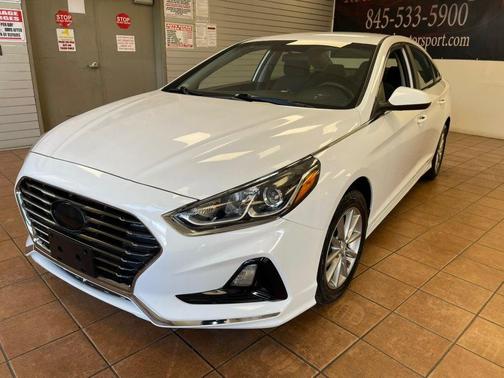 Quartz White Pearl 2018 Hyundai SONATA SE