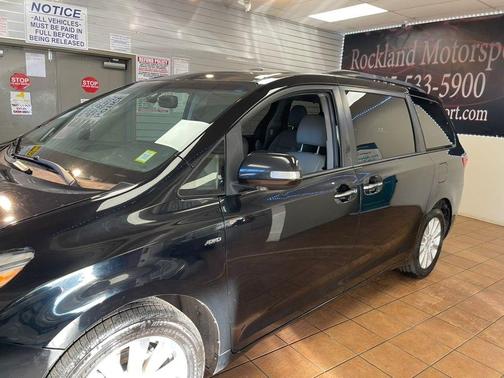 2017 Toyota Sienna Limited Premium