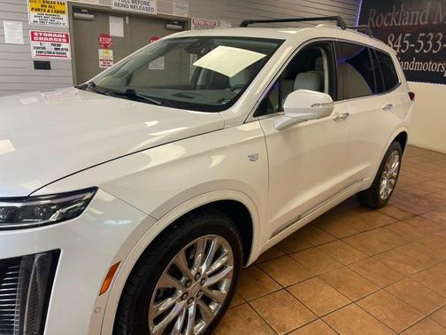 Crystal White Tricoat 2021 Cadillac XT6 Premium Luxury AWD