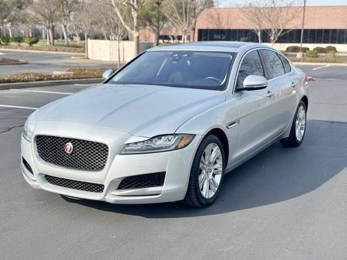 2017 Jaguar XF 35t Premium