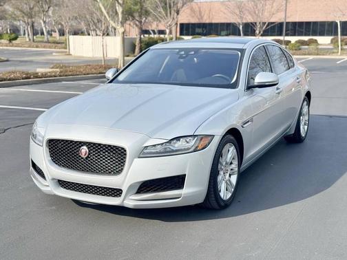 2017 Jaguar XF 35t Premium