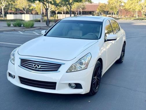 2015 INFINITI Q40 Base