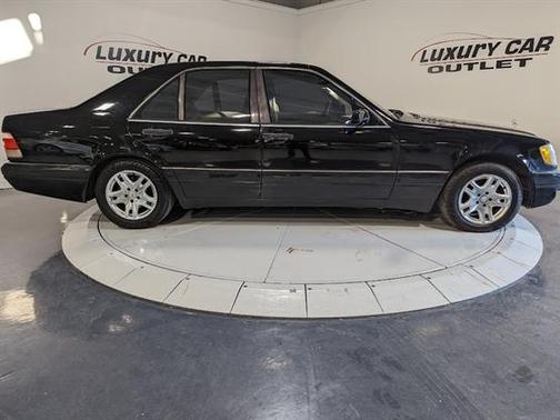 1999 Mercedes-Benz S-Class Base