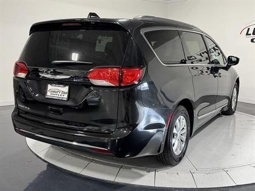 2019 Chrysler Pacifica Touring-L