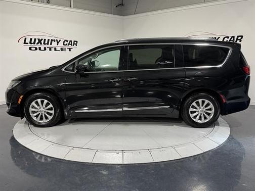 2019 Chrysler Pacifica Touring-L