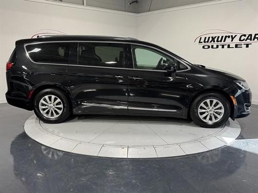 2019 Chrysler Pacifica Touring-L