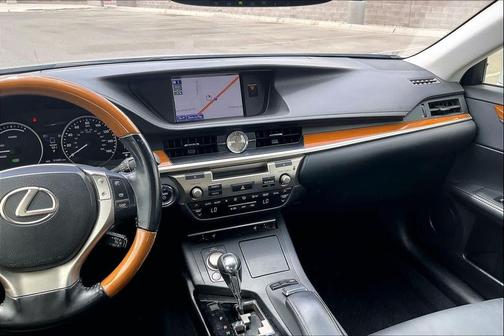 Silver Lining Metallic 2013 Lexus ES 300h Base
